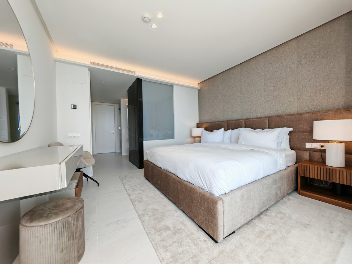 9c35bc22034cd21cf55d7787c7ed9161 - 13