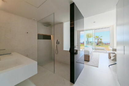 9c35bc22034cd21cf55d7787c7ed9161 - 14