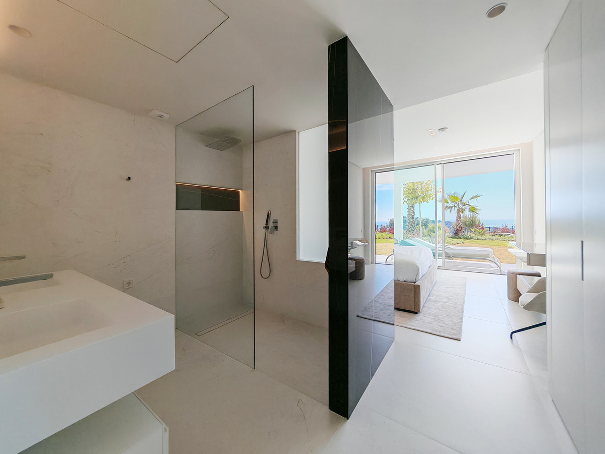 9c35bc22034cd21cf55d7787c7ed9161 - 14