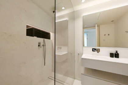 9c35bc22034cd21cf55d7787c7ed9161 - 18