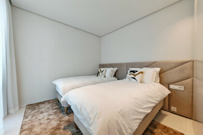 9c35bc22034cd21cf55d7787c7ed9161 - 19