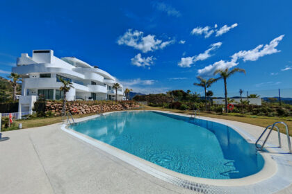 9c35bc22034cd21cf55d7787c7ed9161 - 20