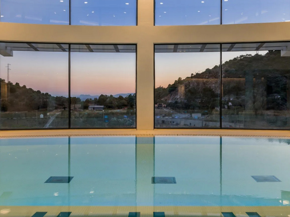 9c35bc22034cd21cf55d7787c7ed9161 - 22