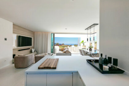 9c35bc22034cd21cf55d7787c7ed9161 - 3