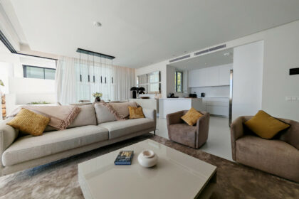 9c35bc22034cd21cf55d7787c7ed9161 - 5