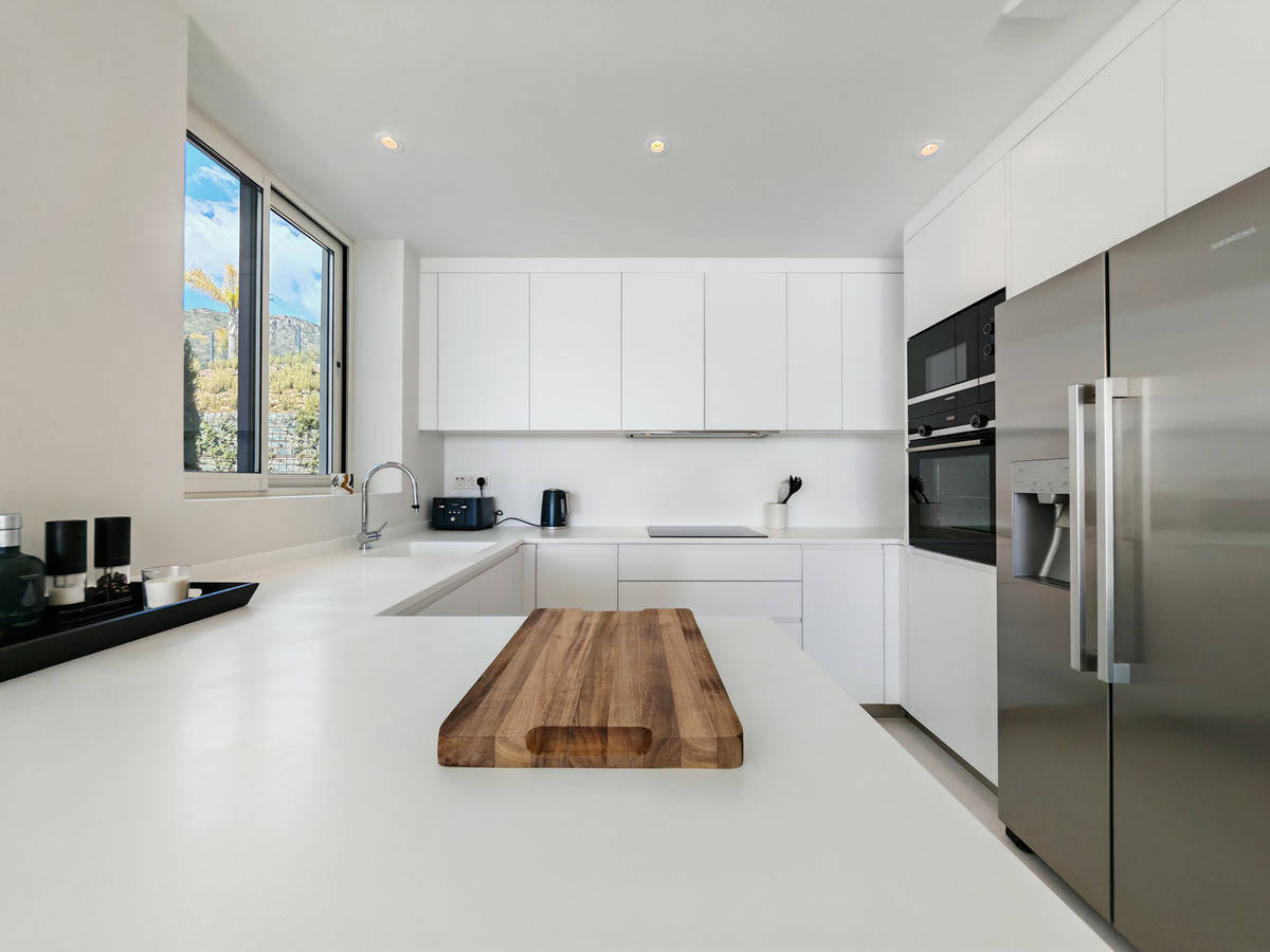 9c35bc22034cd21cf55d7787c7ed9161 - 8