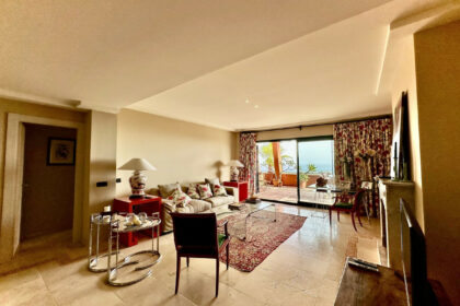 9c3e5c31368c334c8a83b90630dcdbd5 - 12