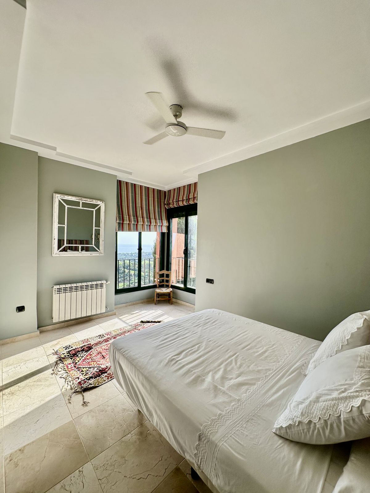 9c3e5c31368c334c8a83b90630dcdbd5 - 16