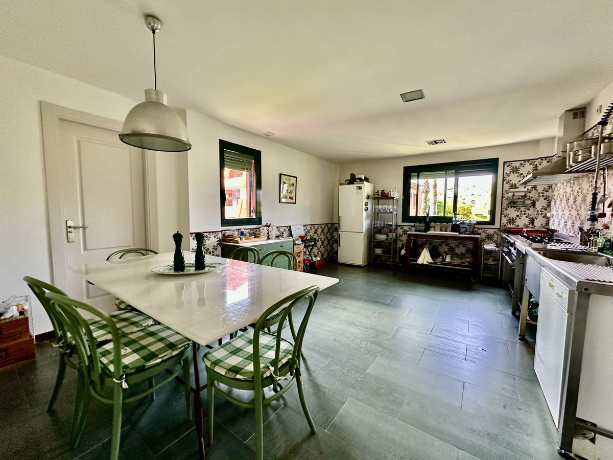 9c3e5c31368c334c8a83b90630dcdbd5 - 17