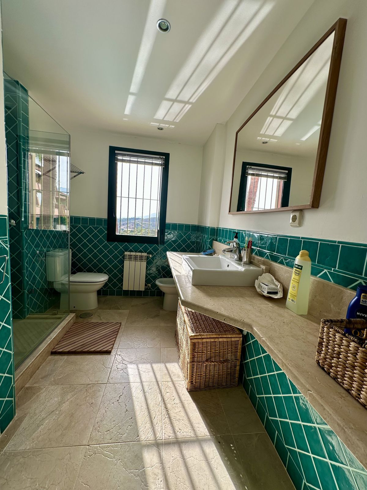 9c3e5c31368c334c8a83b90630dcdbd5 - 22