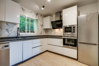 9d03dbdb7e64e8b1b0e968df8ba319d6 - 16