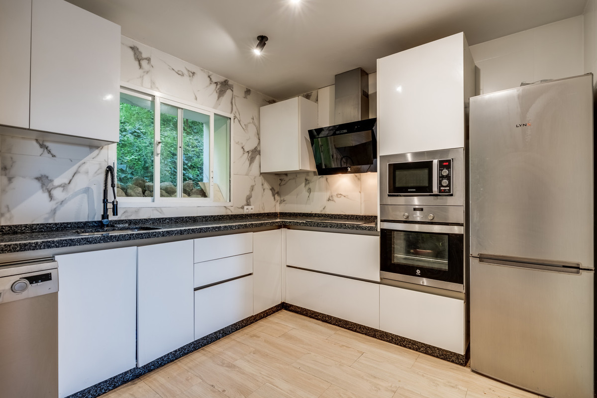 9d03dbdb7e64e8b1b0e968df8ba319d6 - 16