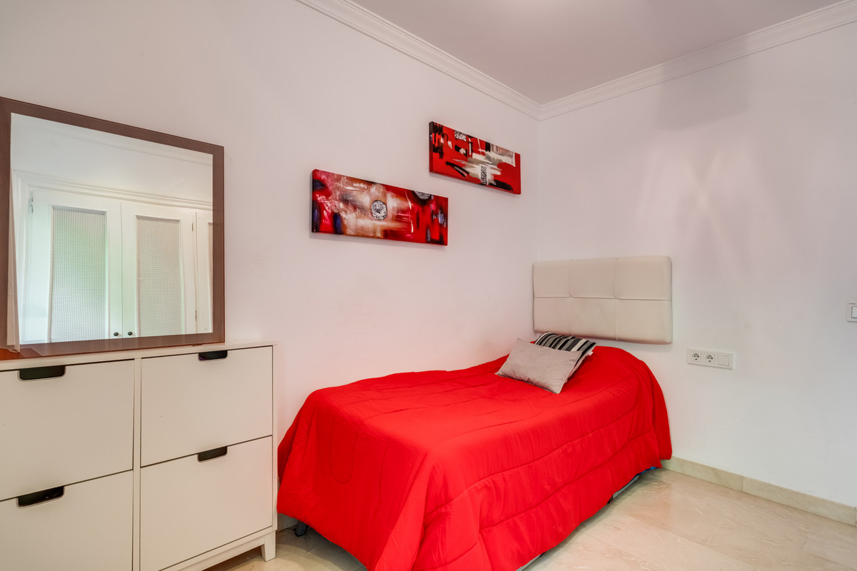 9d03dbdb7e64e8b1b0e968df8ba319d6 - 20