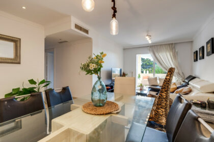 9d03dbdb7e64e8b1b0e968df8ba319d6 - 26