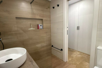 9d30c8af22e6b70d9a9e49e7c194e95d - 42