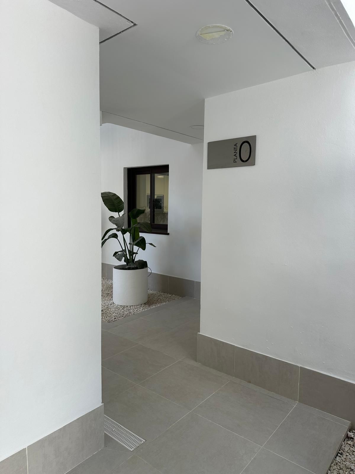 9f4a2e4703b3b21b3c884aafe7ed0841 - 24