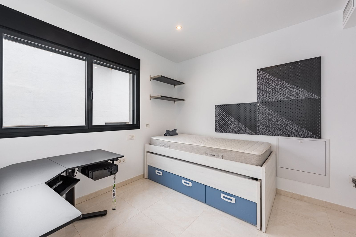 9f7398e699c3d127cc127c67dbeba403 - 15