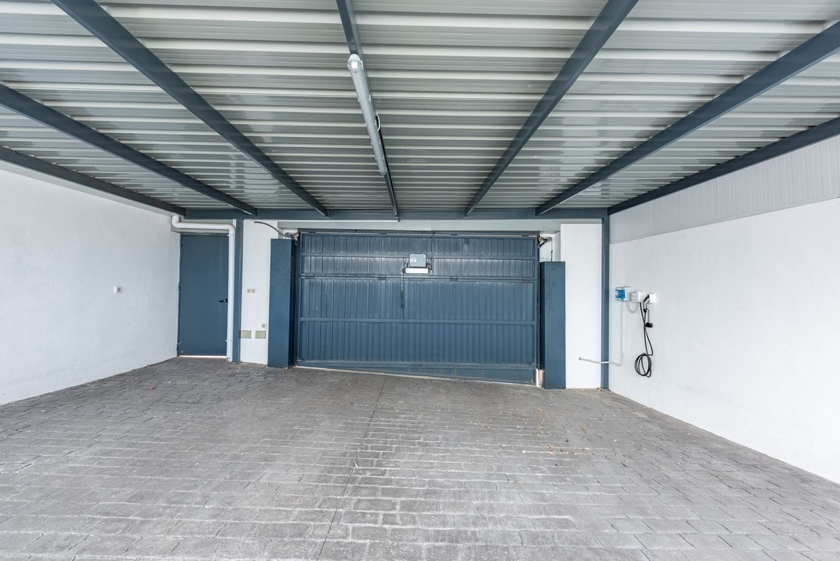 9f7398e699c3d127cc127c67dbeba403 - 33