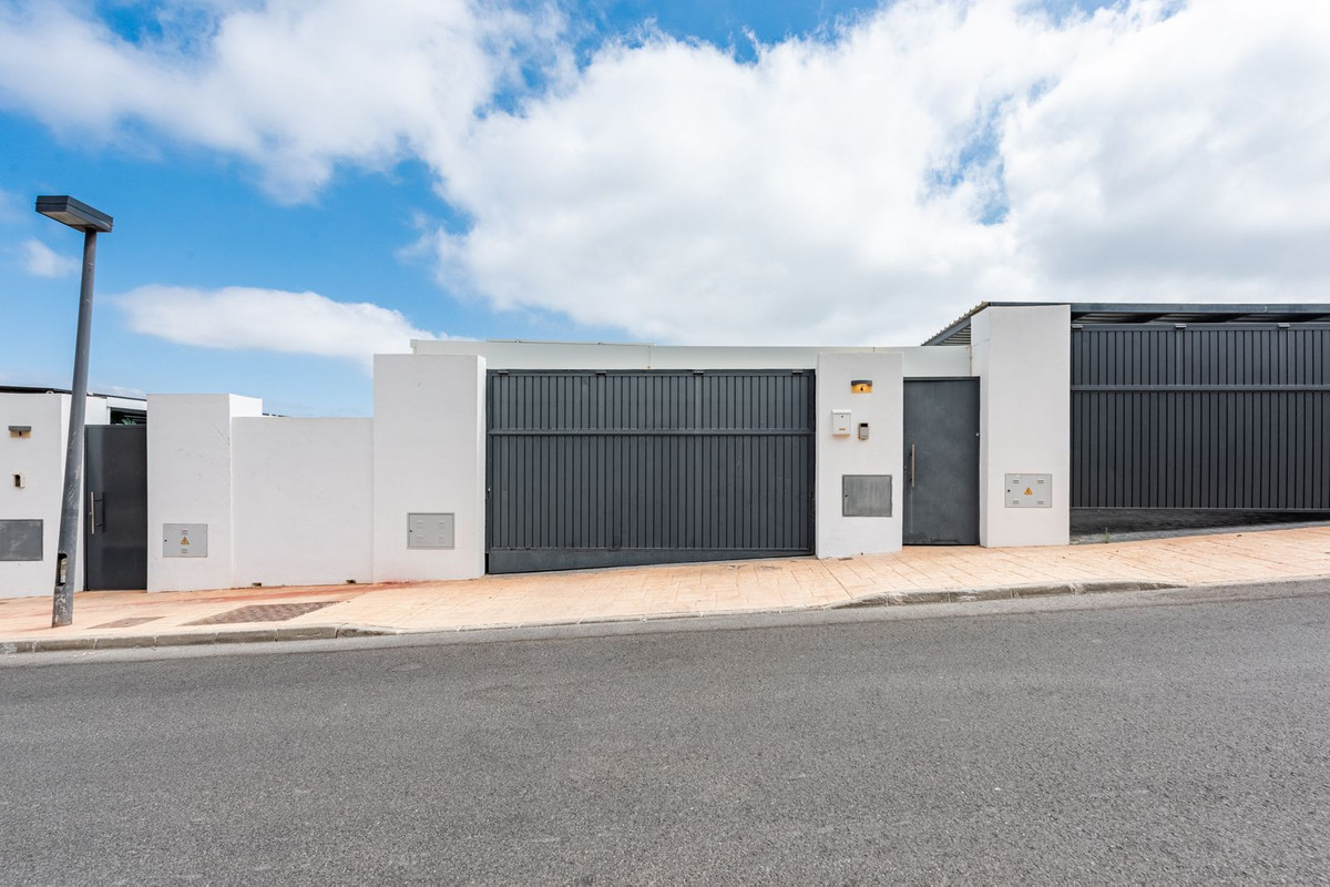 9f7398e699c3d127cc127c67dbeba403 - 36