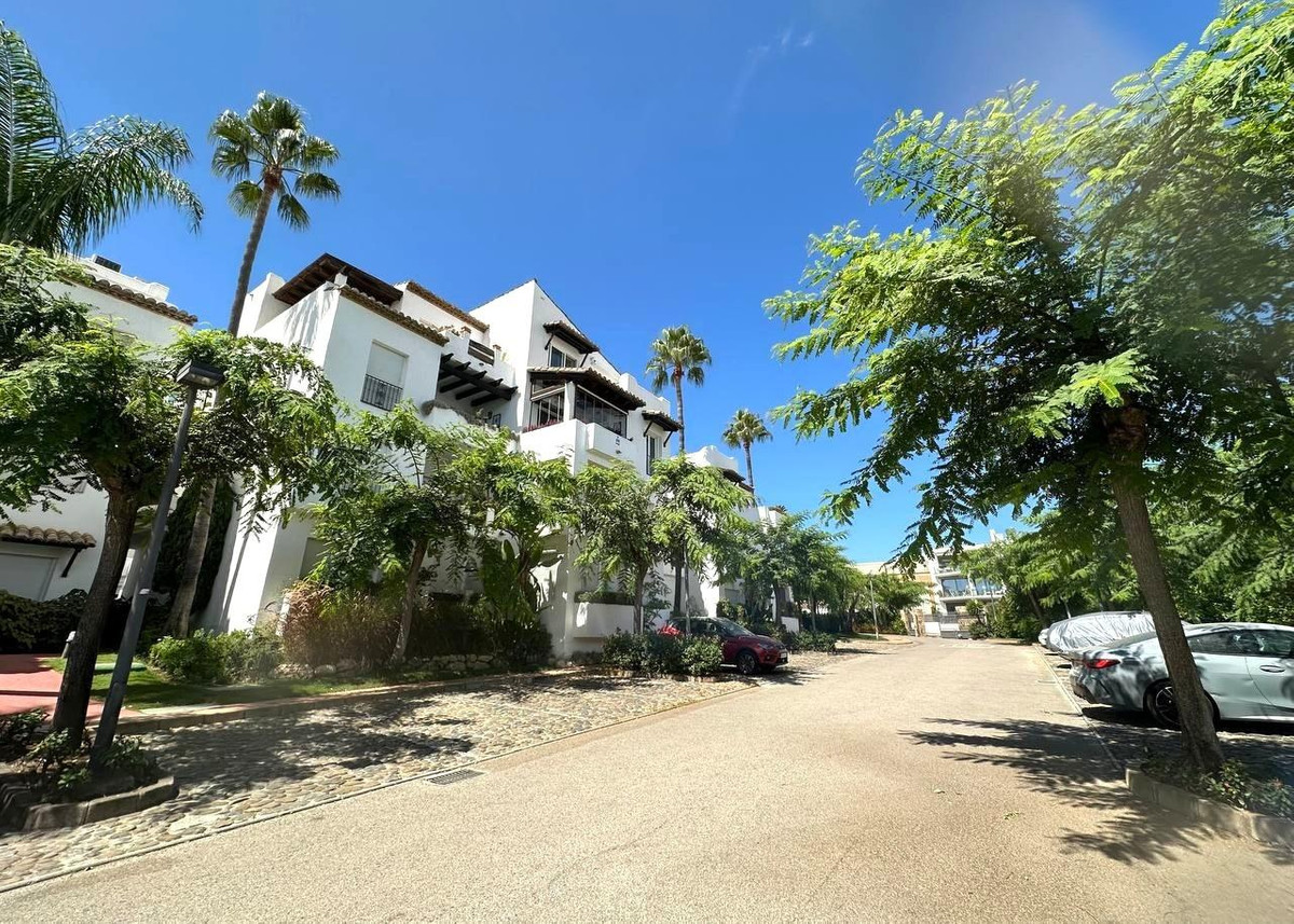 9f8865cbe5b1acec5b27959d52f92094 - 12