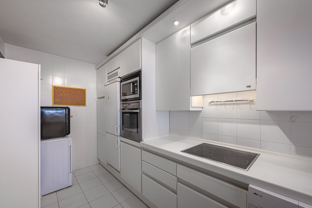 9fee75a0ab6228b7ed305e7923d14d1e - 18