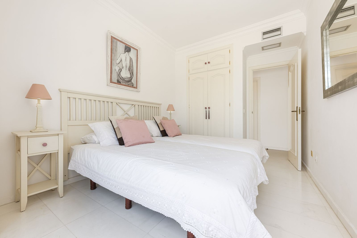 9fee75a0ab6228b7ed305e7923d14d1e - 31