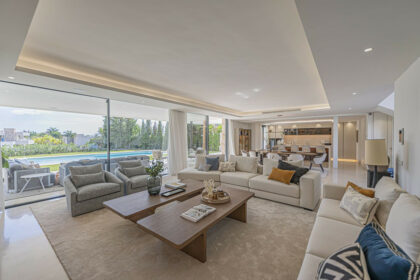 9feff8f8a63df36b72728179439dcb4d - 11