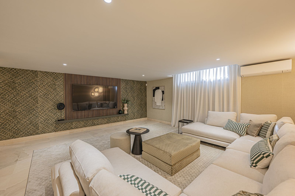 9feff8f8a63df36b72728179439dcb4d - 22