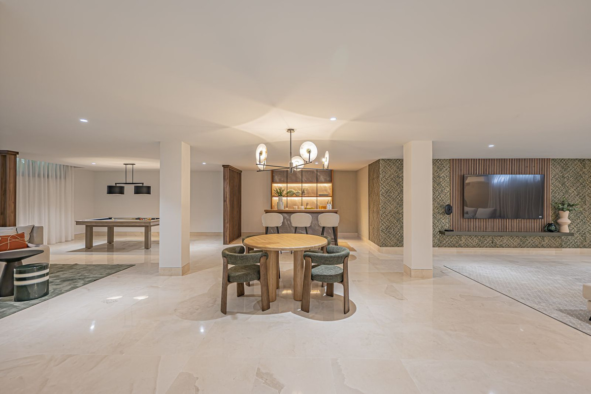 9feff8f8a63df36b72728179439dcb4d - 32