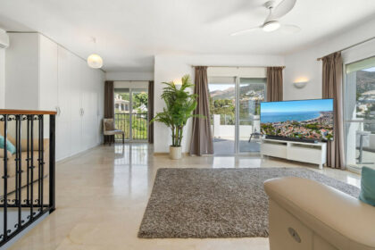 a03edcf8bc0df5f32540ff1cddfbd71d - 25