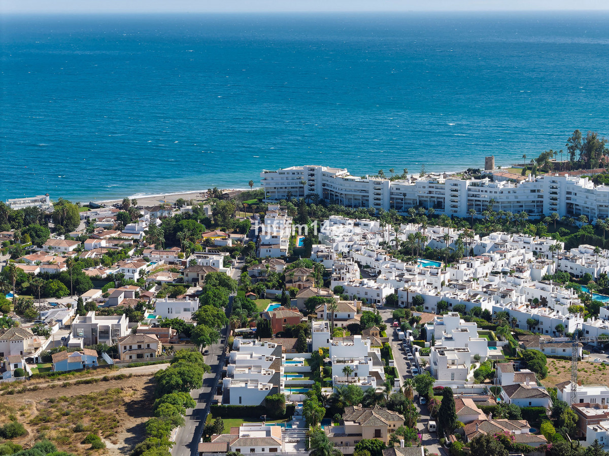 a0cc24ea4ad8883ad552802ee798e944 - 31