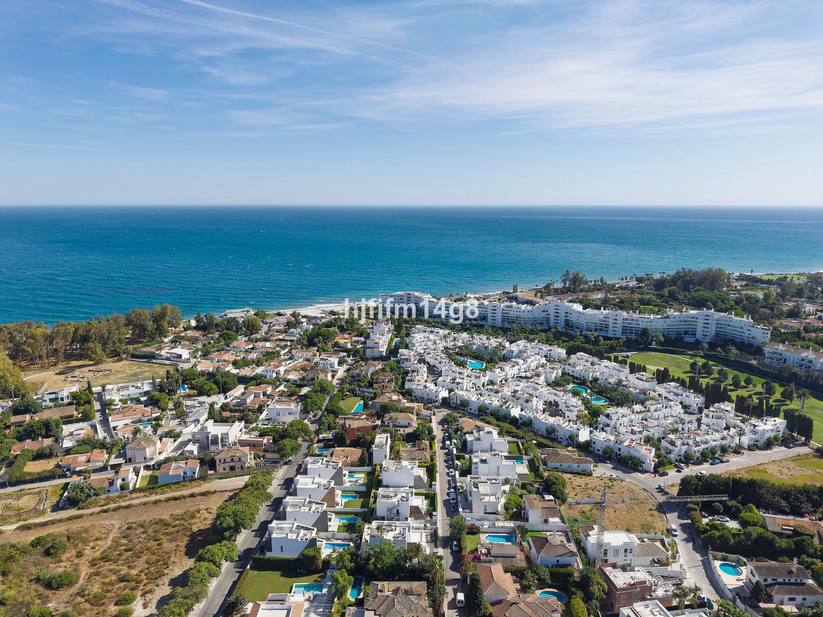 a0cc24ea4ad8883ad552802ee798e944 - 33