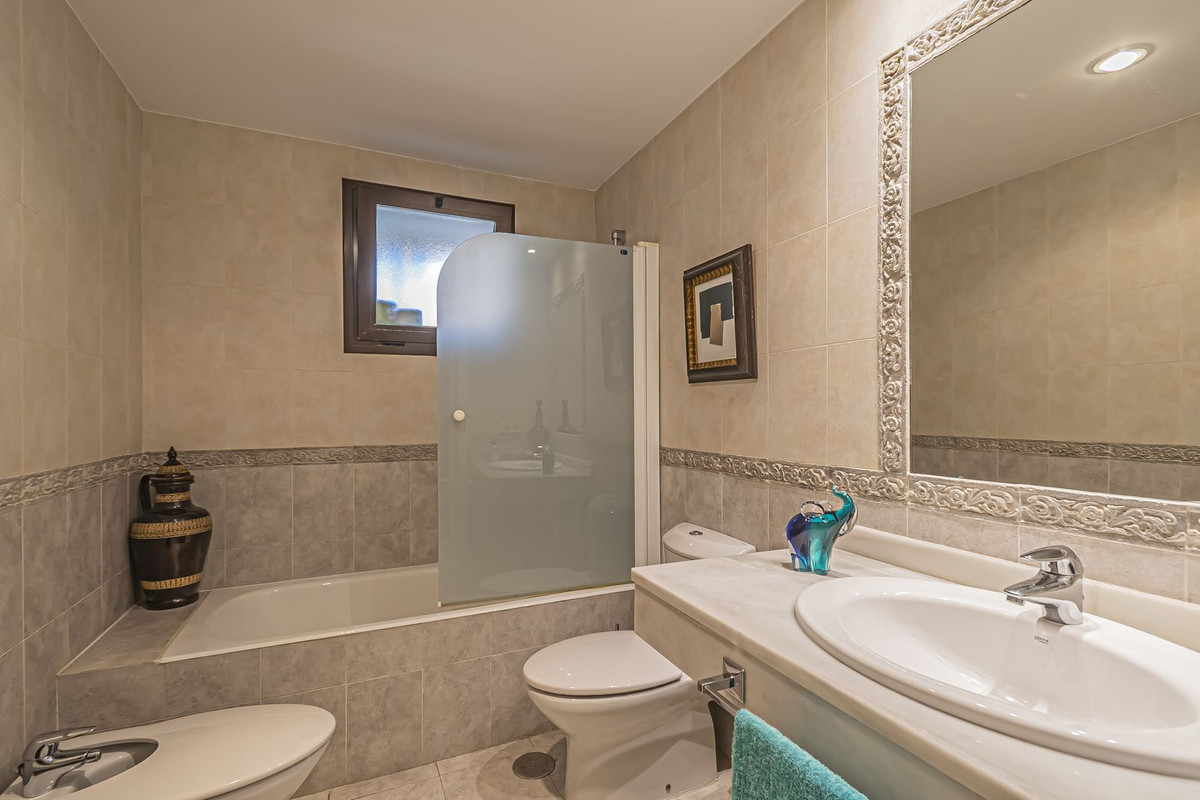 a2833f3c74dc54fe6d6c316f3454d886 - 30