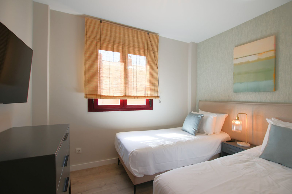 a3f4f9fe6a2493dc03e5a0bdc2e64c89 - 16