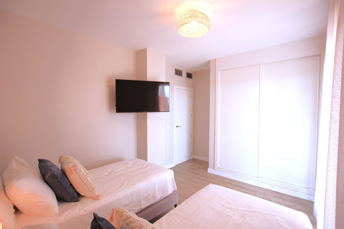 a3f4f9fe6a2493dc03e5a0bdc2e64c89 - 19