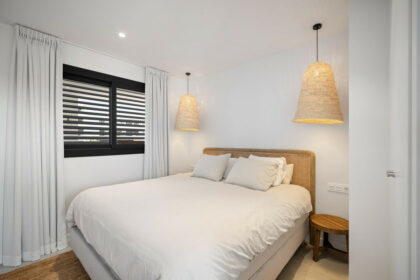 a4a2b9f3b1cc644b1db3dfc5e70aea0b - 18