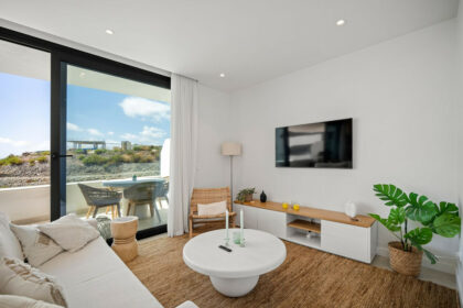 a4a2b9f3b1cc644b1db3dfc5e70aea0b - 21