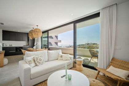 a4a2b9f3b1cc644b1db3dfc5e70aea0b - 4