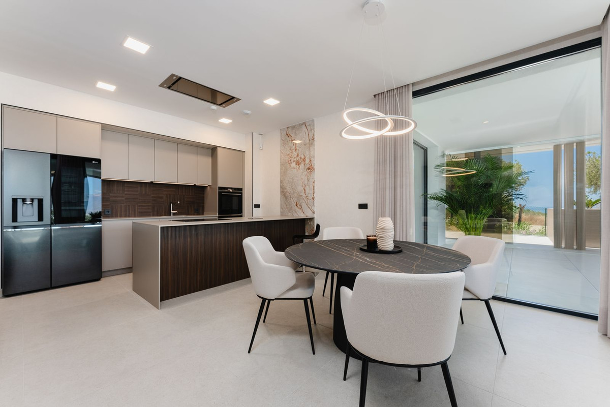 a6013c4358bfa972904635b7078d869e - 12