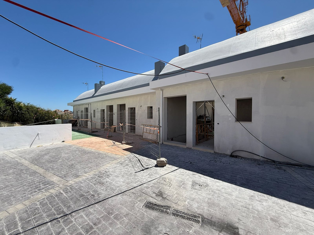 a65e1783fcc160cce5fcef750a70f5cf - 1