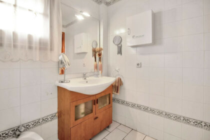 a71e79401f684c2bbe7691fc7148e8df - 10