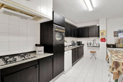 a71e79401f684c2bbe7691fc7148e8df - 24