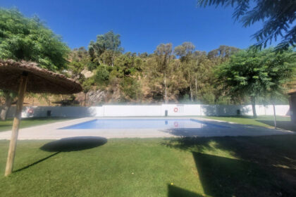 a71e79401f684c2bbe7691fc7148e8df - 26