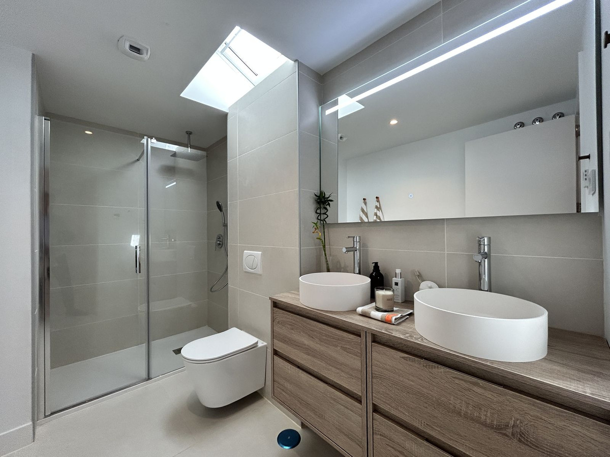 a782c9f6c451cb77961c2c5ad5c74eaf - 28