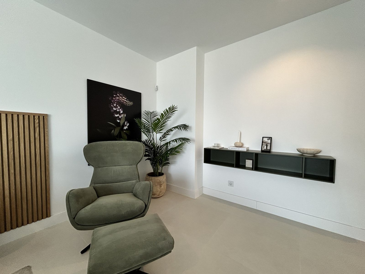 a782c9f6c451cb77961c2c5ad5c74eaf - 32