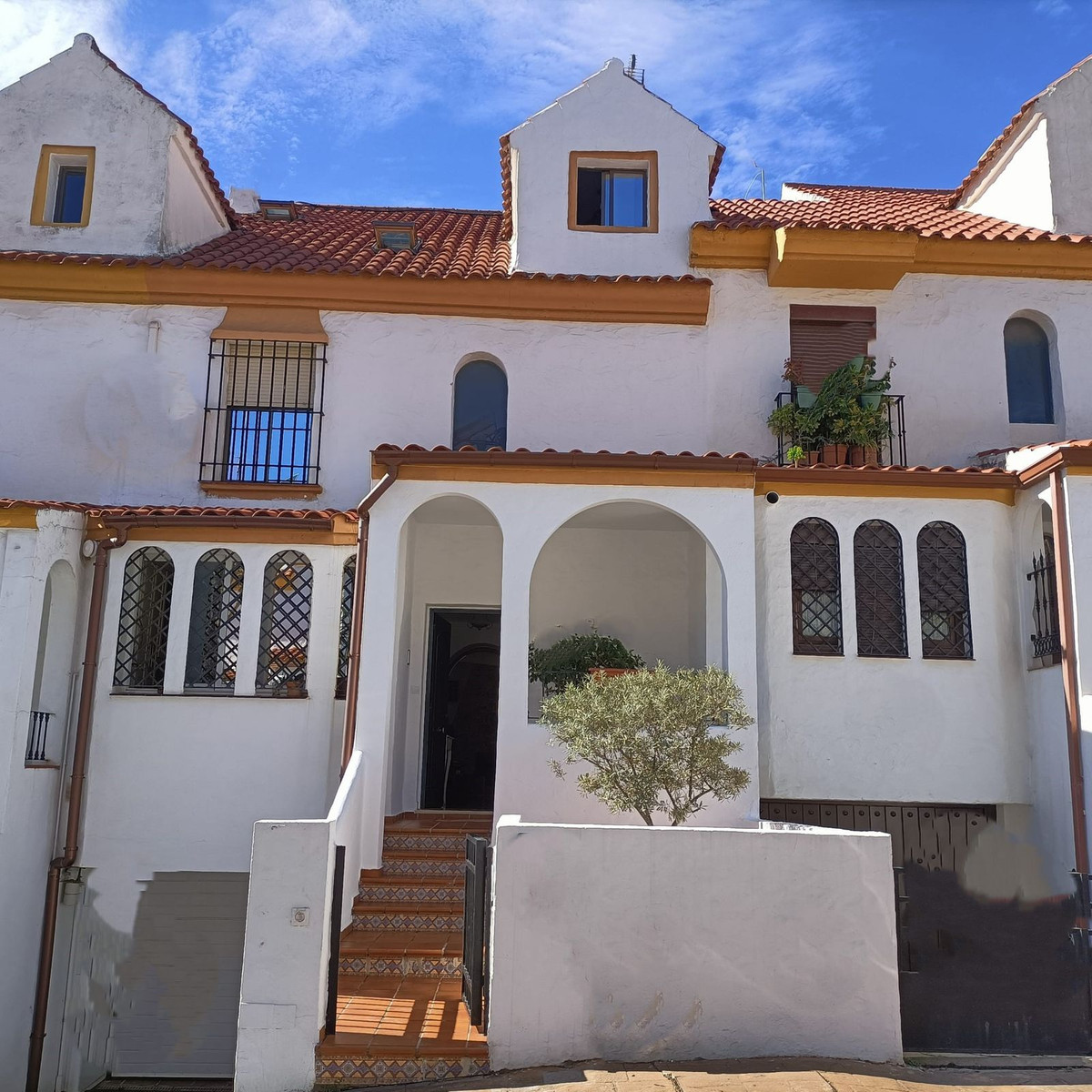 a7a7c522596cfdc7dc71f564d055c409 - 2