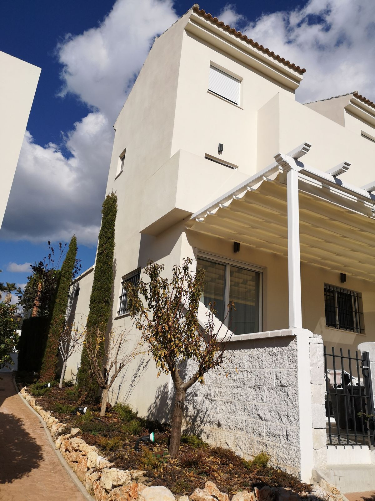 a8fa98026c83b652569c3afe411b0096 - 18