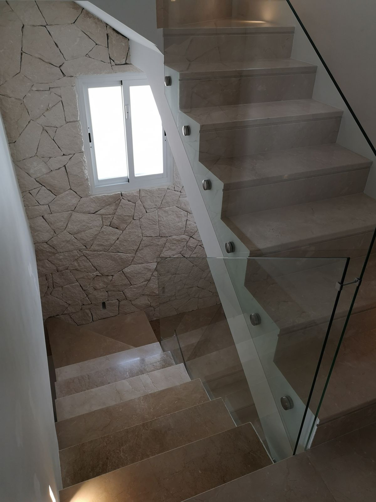 a8fa98026c83b652569c3afe411b0096 - 21