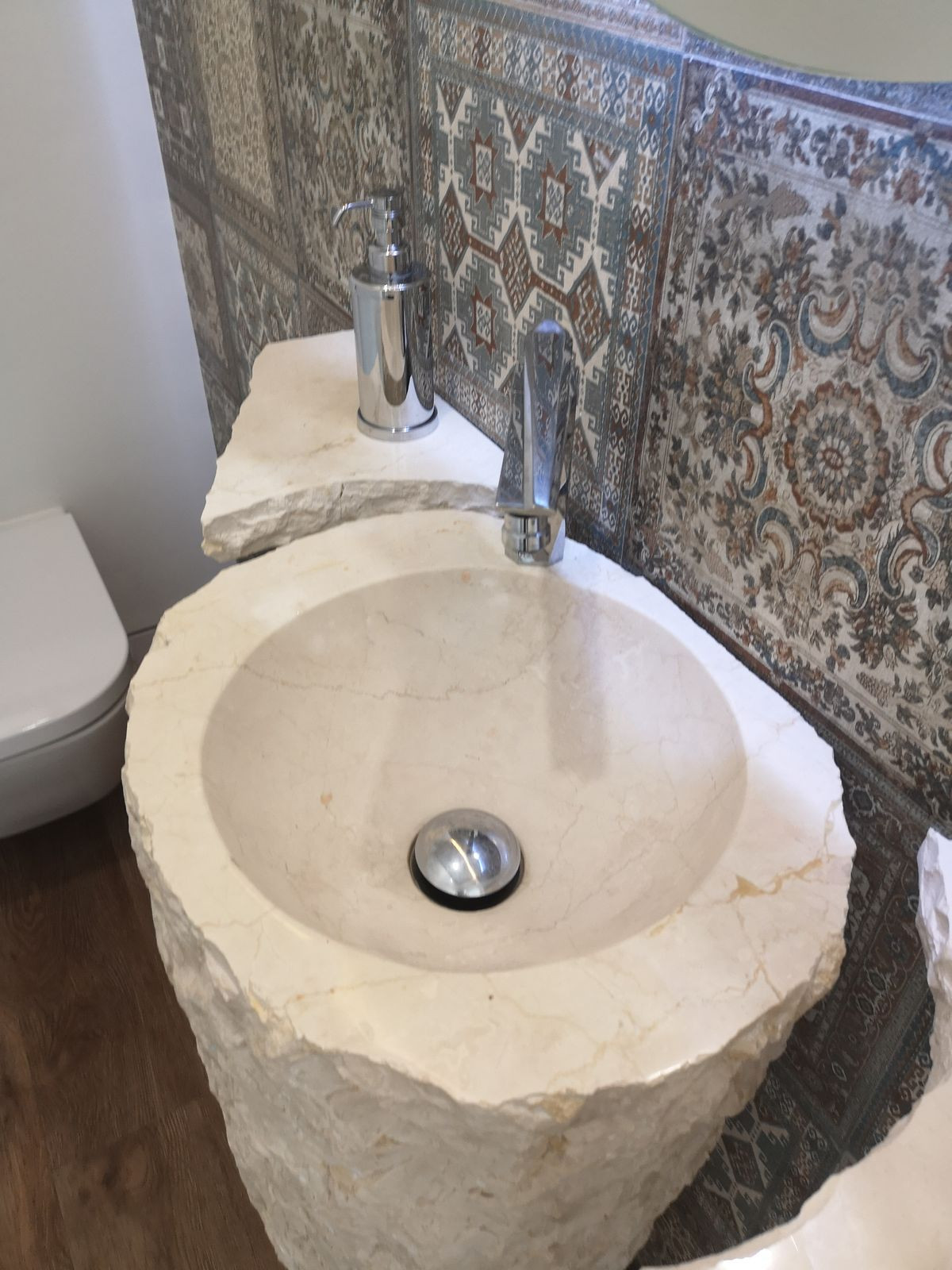 a8fa98026c83b652569c3afe411b0096 - 22