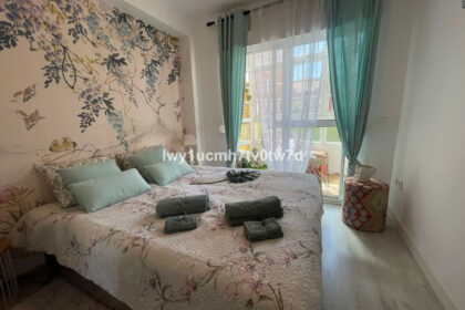 a9528cbcb754388bc5ba04552d6406d9 - 1